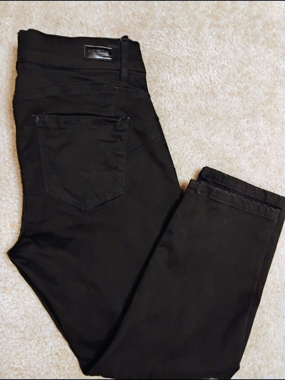 Juicy Couture Black Slim Jeans - Sleek Everyday Style